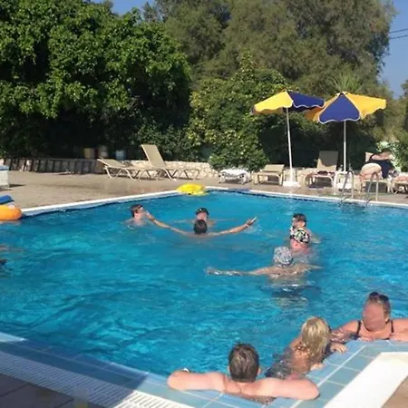 Millenium Ξενοδοχείο με διαμερίσματα Φαληράκι