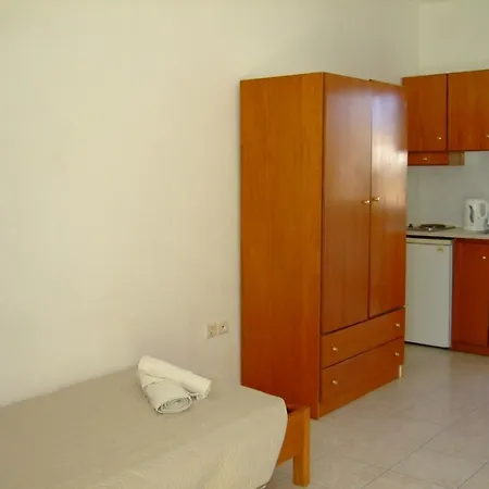 Ξενοδοχείο με διαμερίσματα Millenium 2*