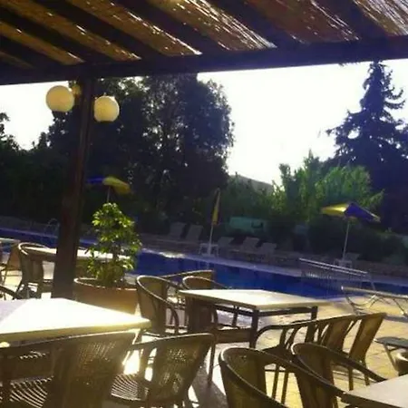 Ξενοδοχείο με διαμερίσματα Millenium 2*