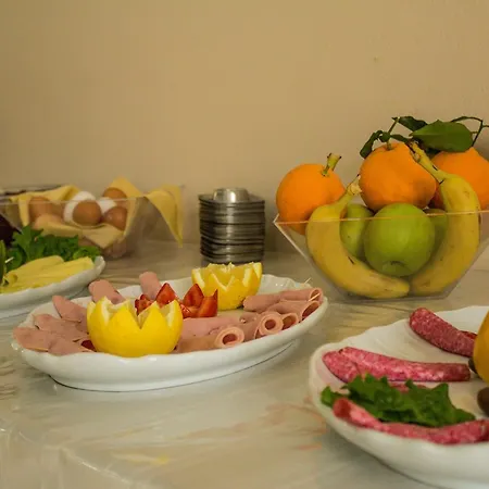 Millenium Φαληράκι